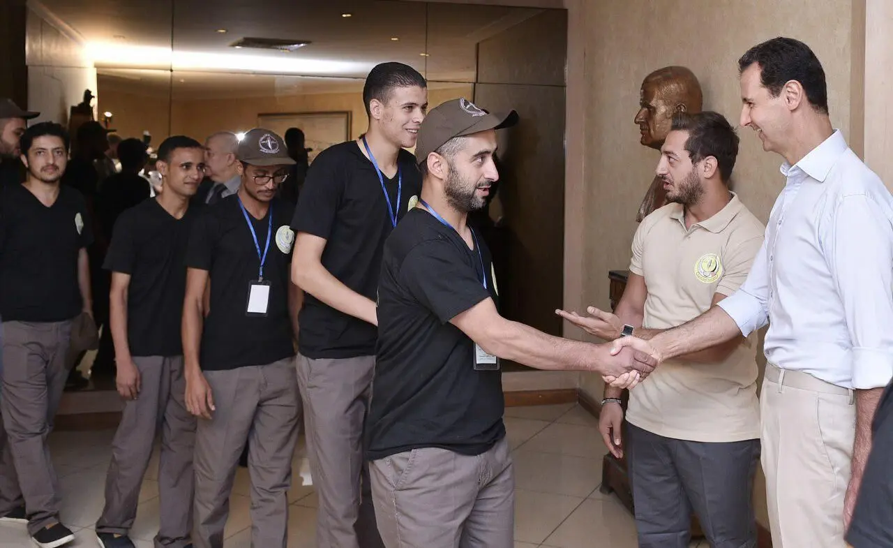 (تصاویر) دیدار جوانان عرب با بشار اسد