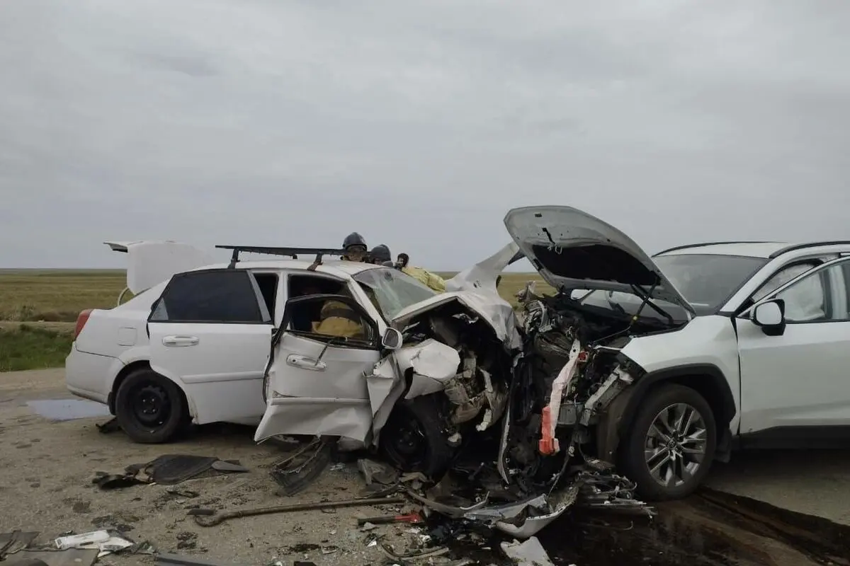 ببینید؛لحظه واژگونی خودرو و نجات معجزه‌آسای مادر و فرزندانش