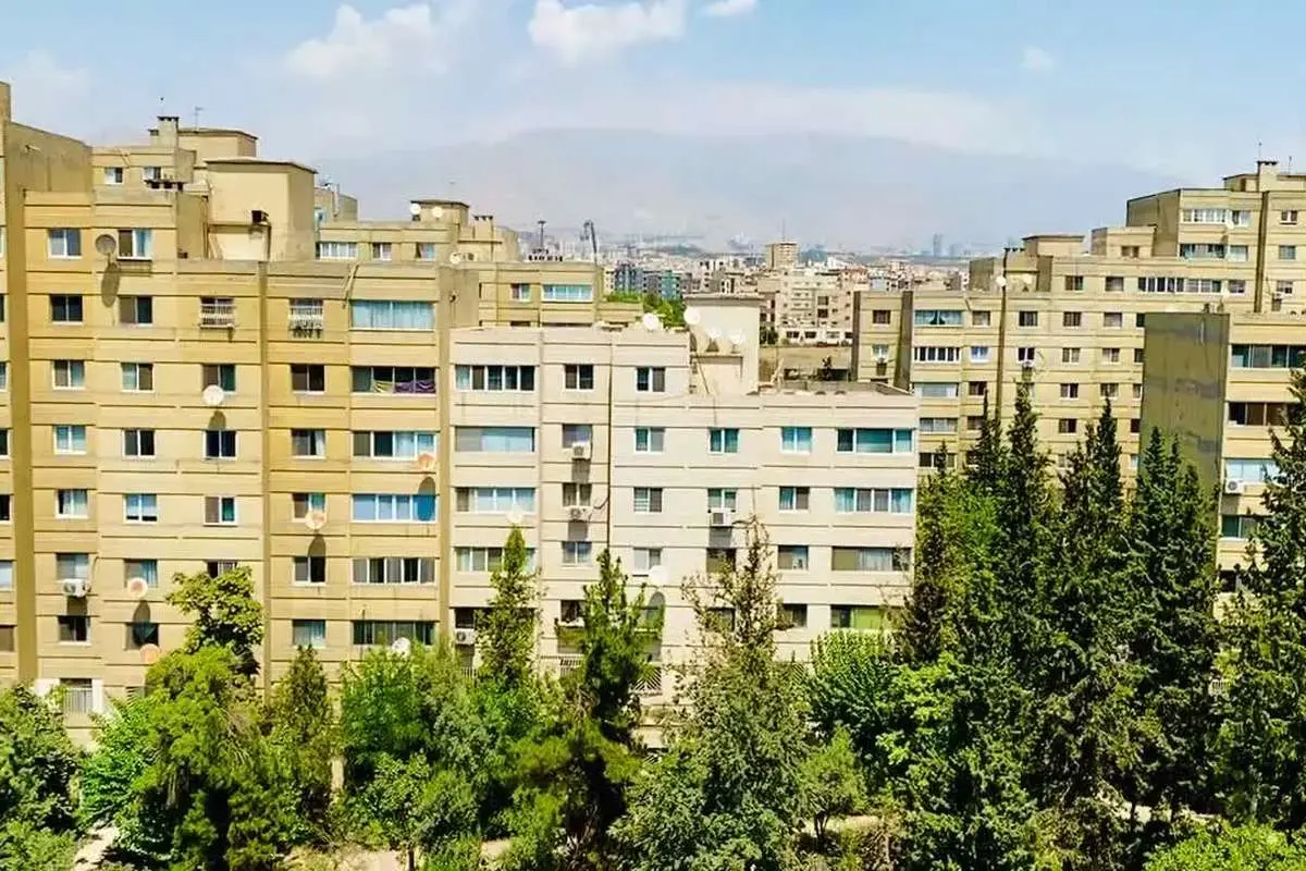 تصرف ۱۴ ساله در شهرک آپادانا؛ اعتراض ساکنان به حصارکشی و ممنوعیت ورود!