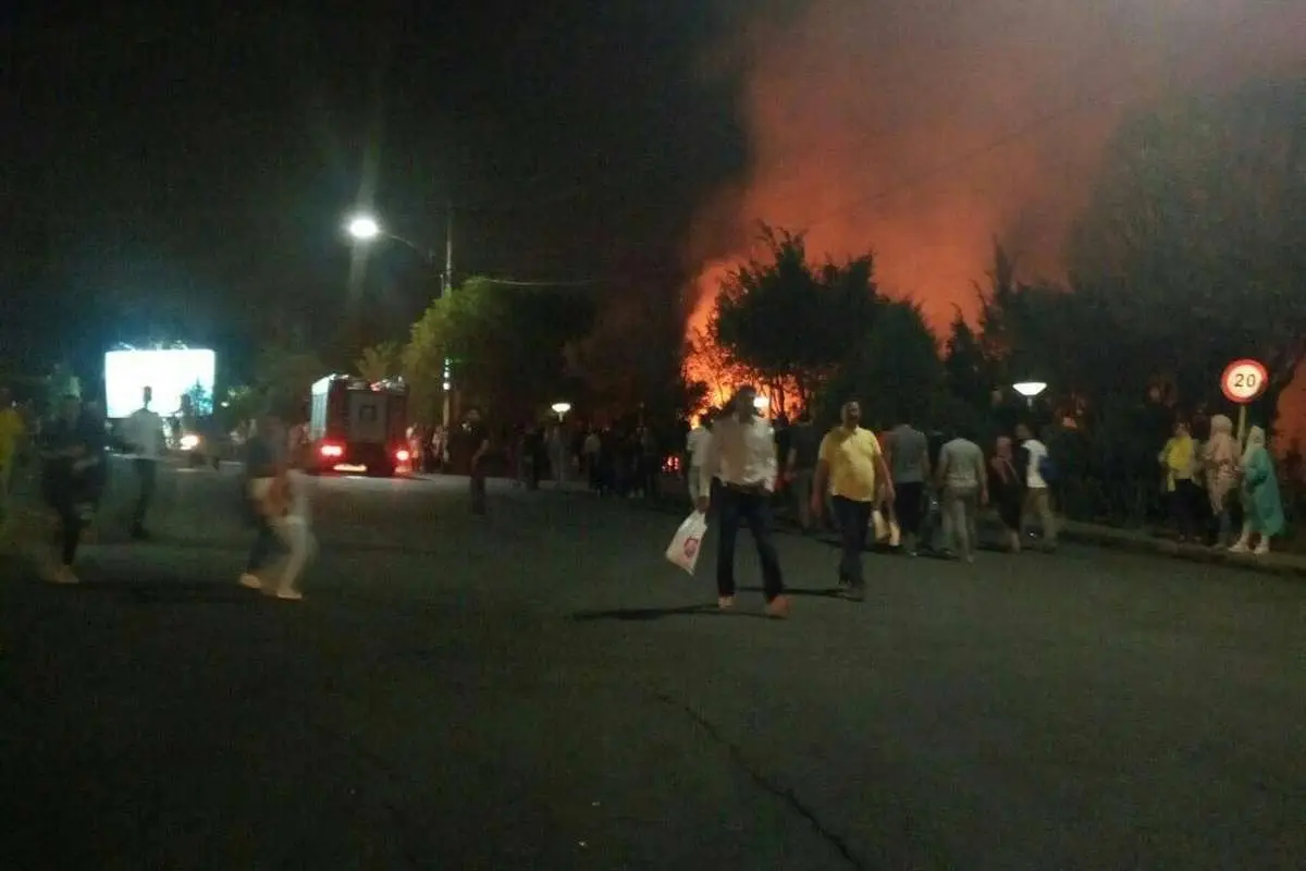 آتشسوزی در بام تهران مهار شد