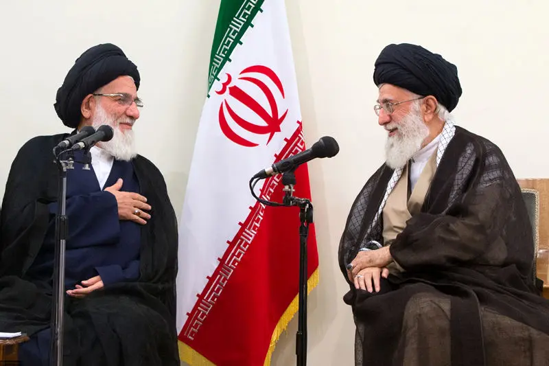 مجمع باید انقلابی فکر و عمل کند و انقلابی باقی بماند