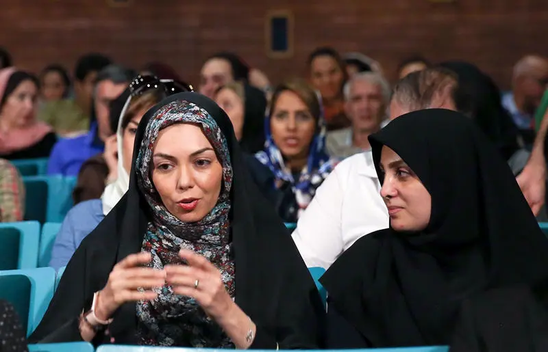 (تصاویر) آزاده‌نامداری در جشنواره هنر برای صلح