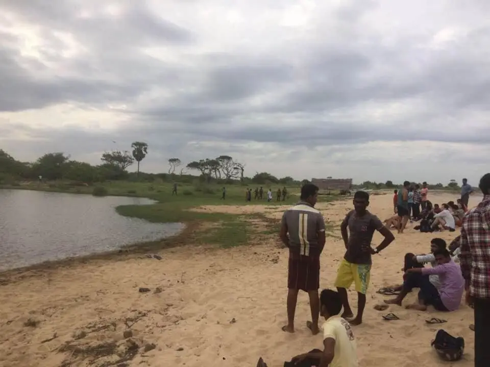 (تصاویر) تمساح خبرنگار فایننشال تایمز را خورد!