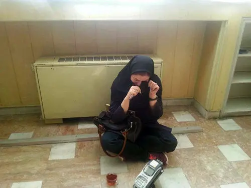 جنجال عکس "زن گریان" در فضای مجازی
