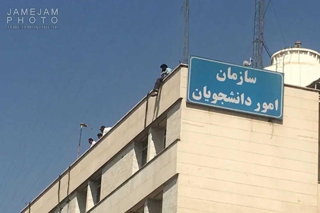 (تصاویر) خودکشی نافرجام در میدان فردوسی