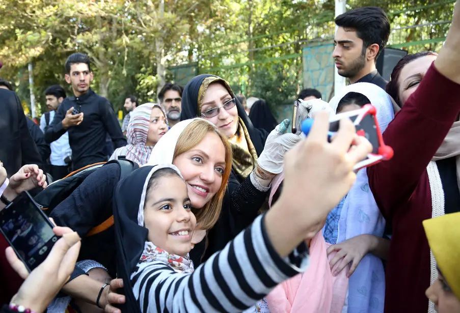(تصاویر) نقاشی مهناز افشار روی طولانی‌ترین تابلو