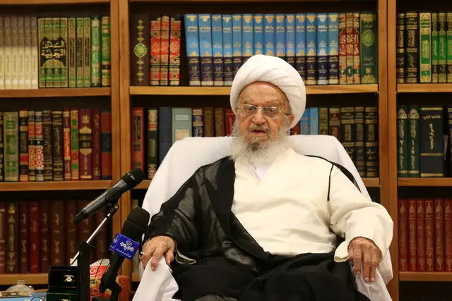آیت‌الله مکارم: پهنای باند فضای مجاری خارجی محدود شود