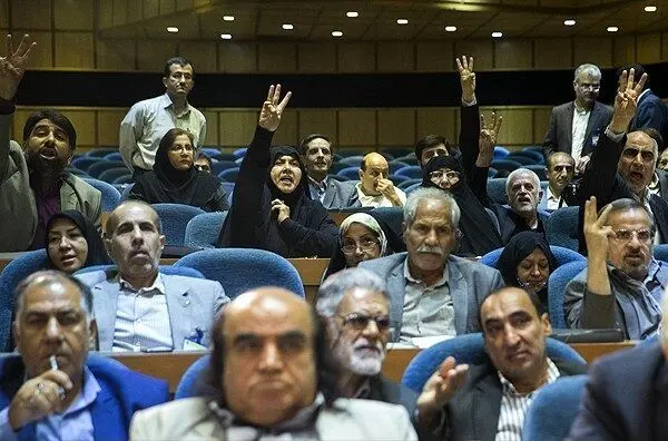 آیا بازار «حزب فروشی» داغ است؟