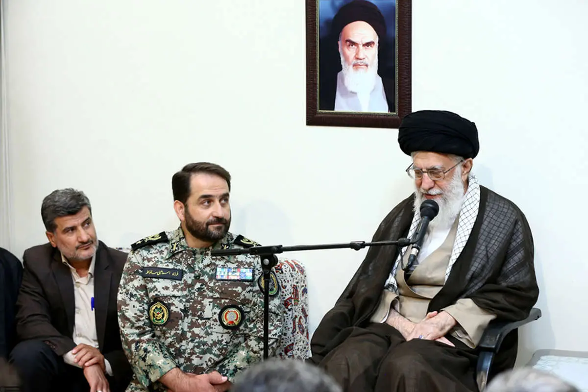 (تصاویر) دیدار فرماندهان پدافند هوایی ارتش با رهبرانقلاب