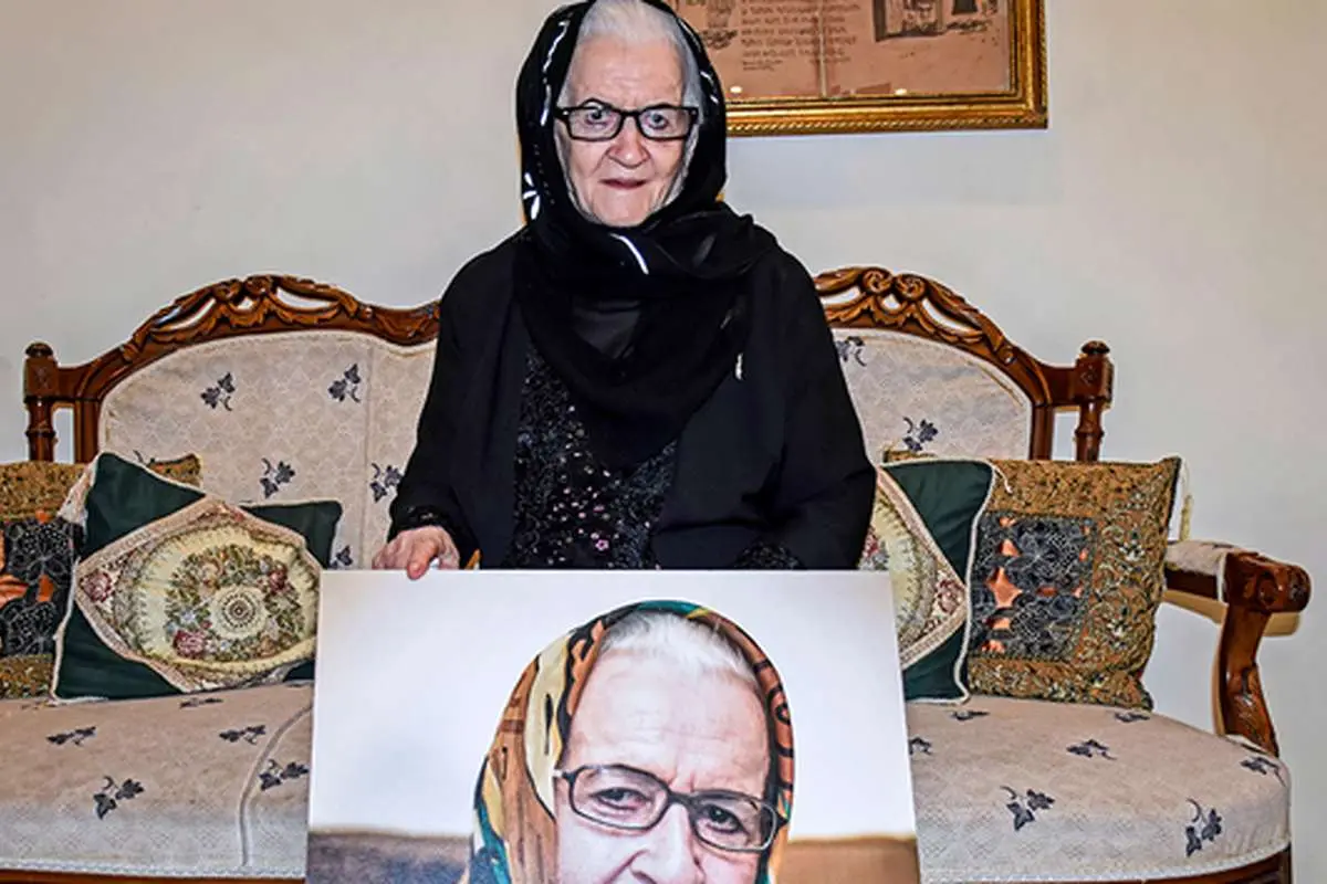 ملکه رنجبر: هیچ هنرمندی حالم را نمیپرسد