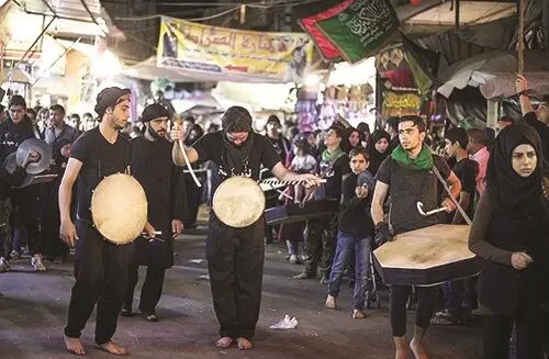 اینجا باران اشک می‌بارد