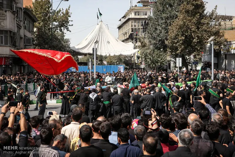 (تصاویر) خیمه سوزان روز عاشورا در تهران