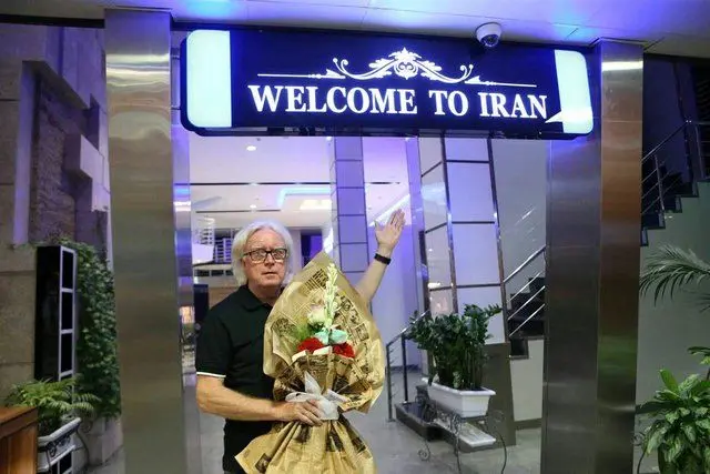 سرمربی جدید استقلال وارد ایران شد