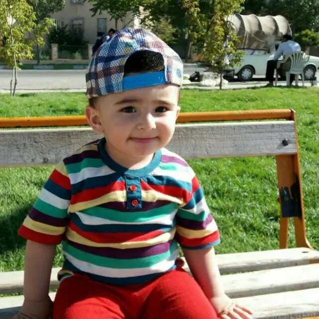 توانایی یک کودک 15 ماهه به خواندن فارسی و انگلیسی
