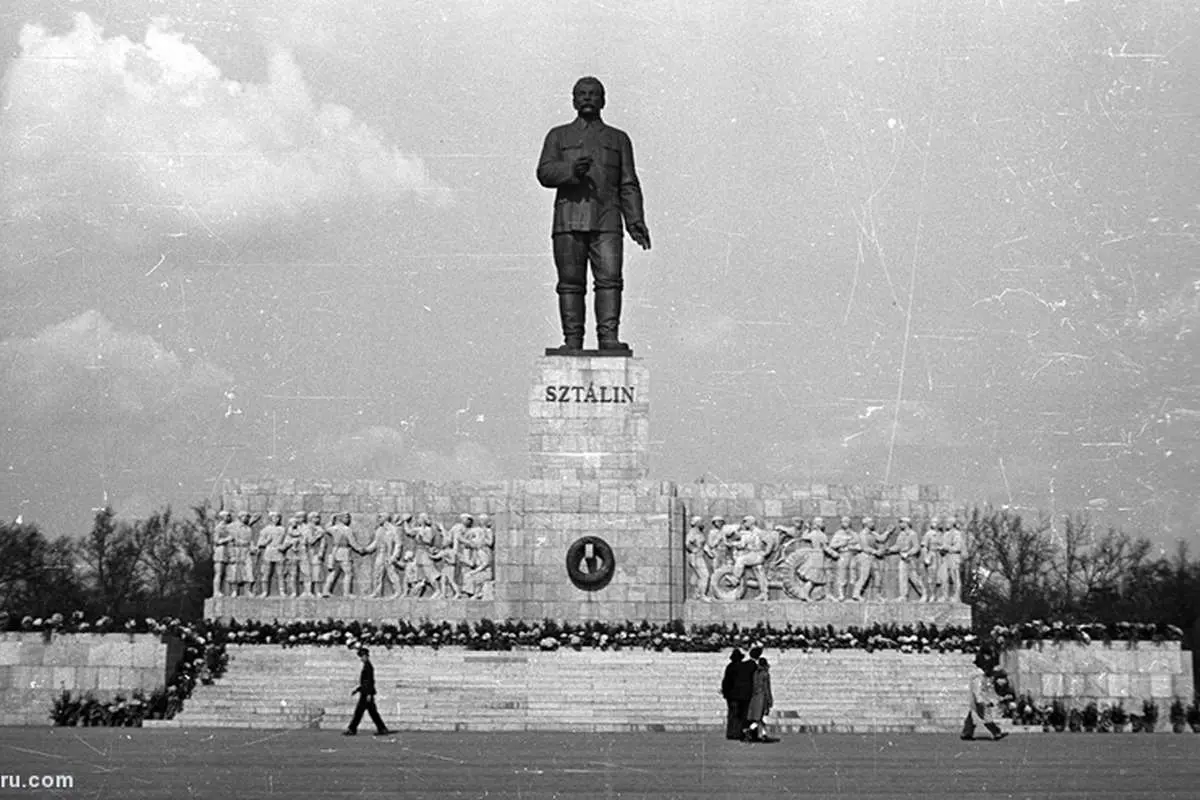 (تصاویر) قیام خونین مجارها؛ اولین ترک بر دیوار شوروی