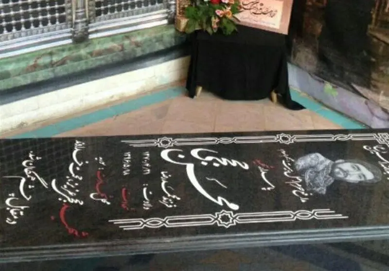 (تصاویر) سنگ مزار شهید "حججی" نصب شد