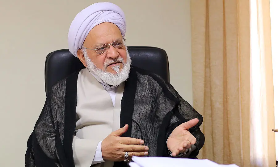 مواضع روحانی به رهبری نزدیک‌تر شده است