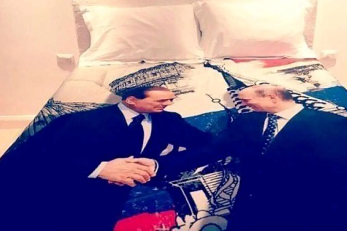 (تصویر) هدیه عجیب برلوسکنی به پوتین!