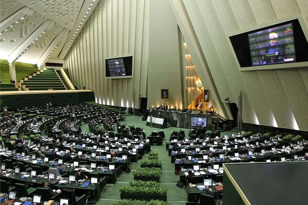 درخواست نمایندگان یزد از لاریجانی