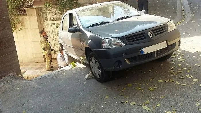 (تصاویر) نجات تندر۹۰ در کوچه‌های نیاوران