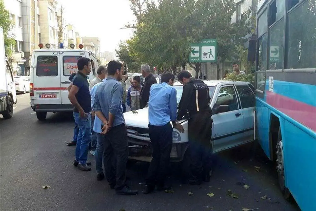 تشنج راننده اتوبوس پشت فرمان