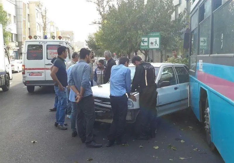تشنج راننده اتوبوس پشت فرمان