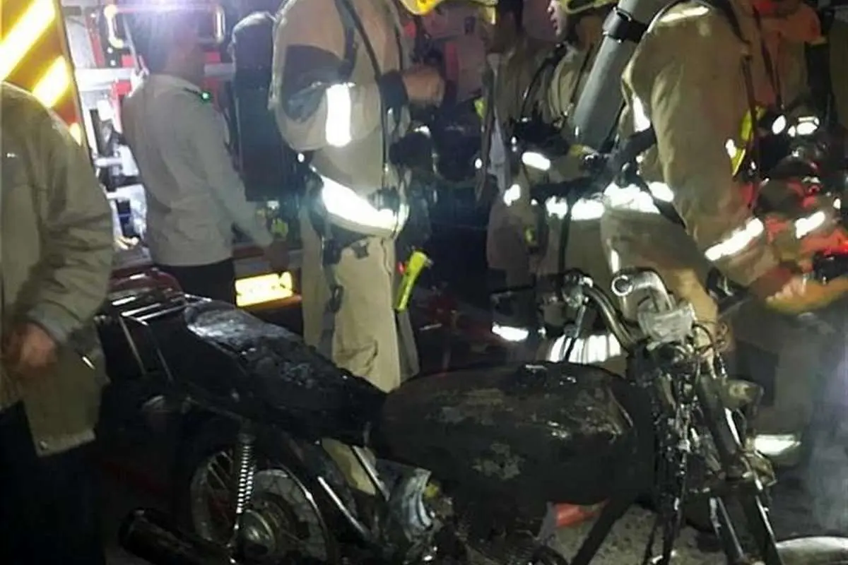 (تصاویر) زن و شوهر از ترس آتش‌ به پایین پریدند!