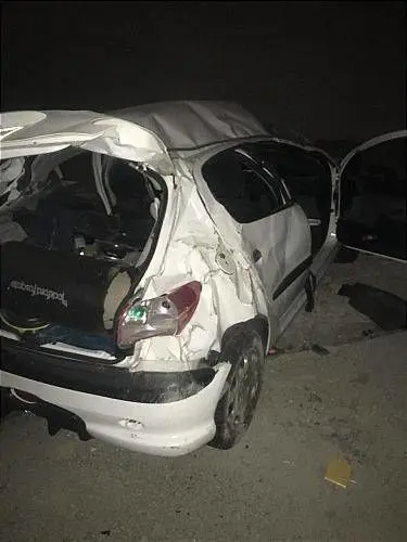 (تصاویر) سقوط آزاد پژو 206 از پل بزرگراه همت