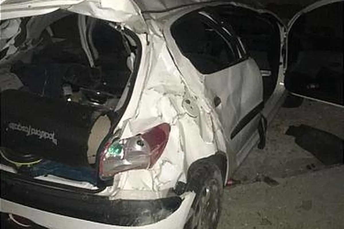 (تصاویر) سقوط آزاد پژو 206 از پل بزرگراه همت