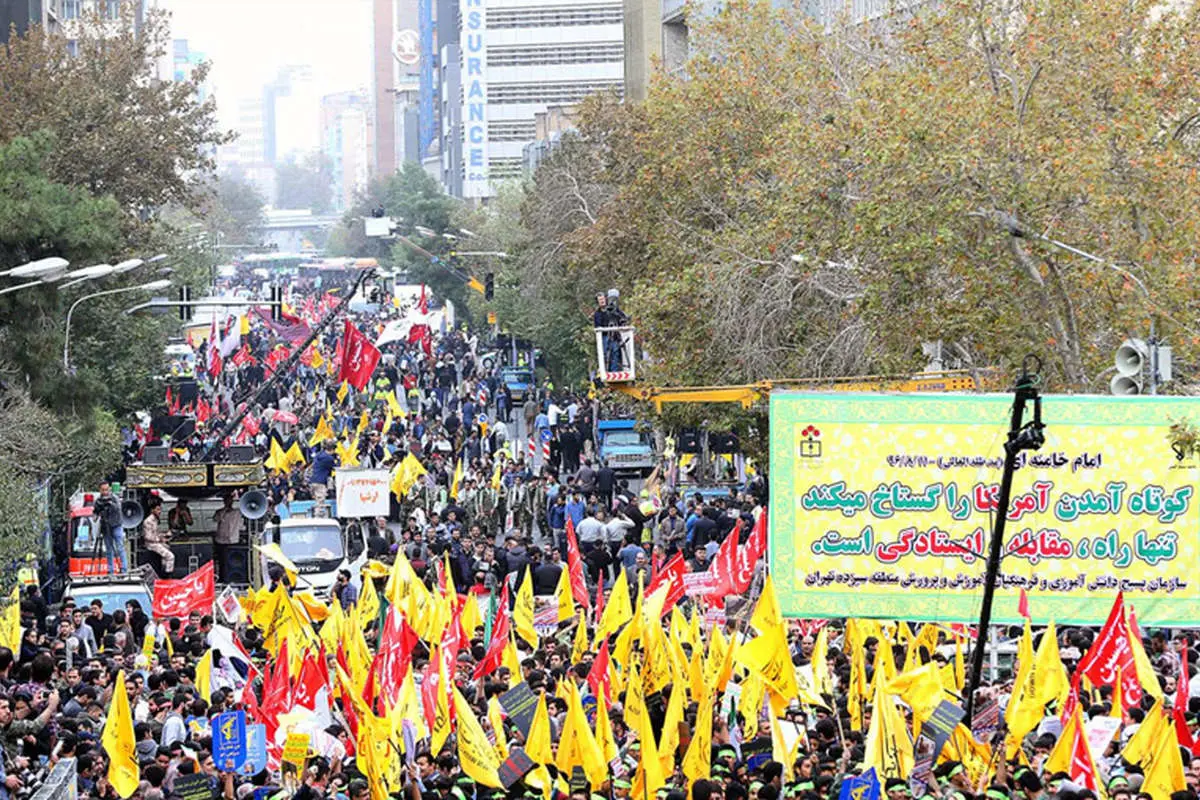 (تصاویر) راهپیمایی 13 آبان در تهران