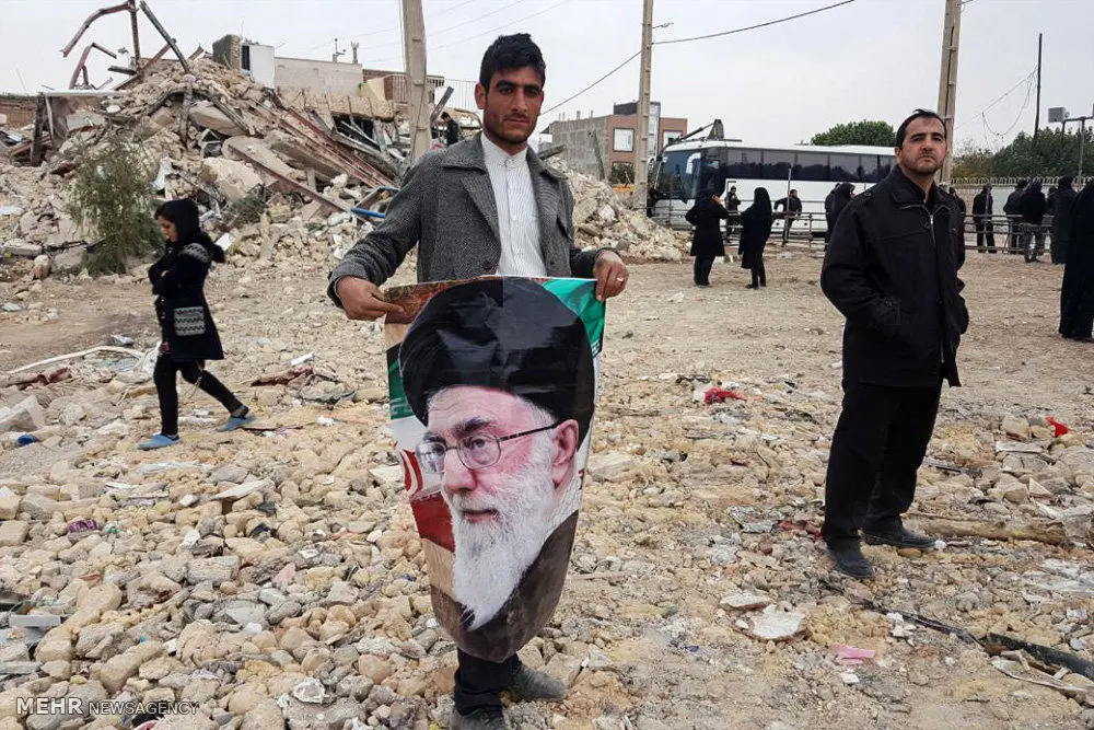 (تصاویر) استقبال زلزله‌زدگان از رهبر انقلاب
