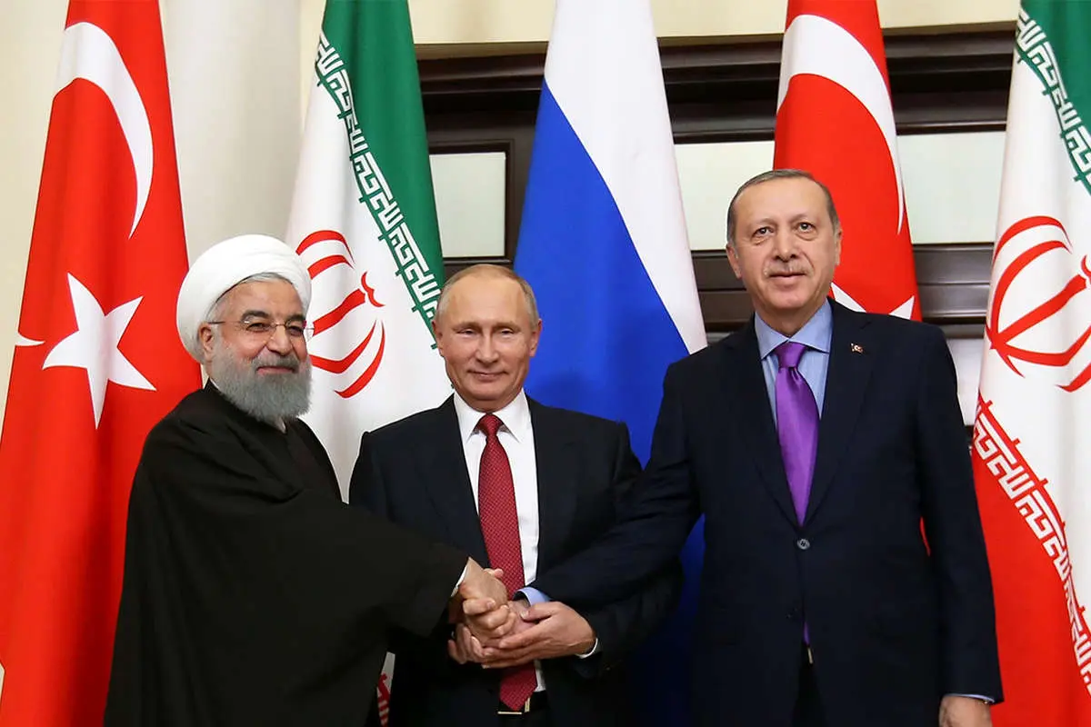 (تصاویر) نشست روحانی، پوتین و اردوغان در روسیه