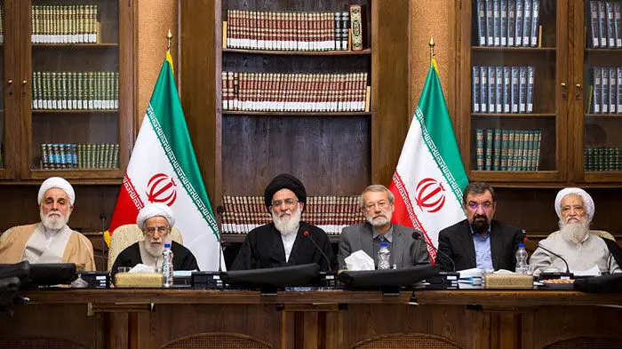 (تصاویر) غیبت روحانی و آملی لاریجانی، گفت‌وگو احمدی‌نژاد و شمخانی