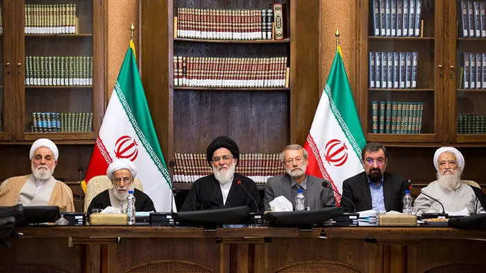 (تصاویر) غیبت روحانی و آملی لاریجانی، گفت‌وگو احمدی‌نژاد و شمخانی