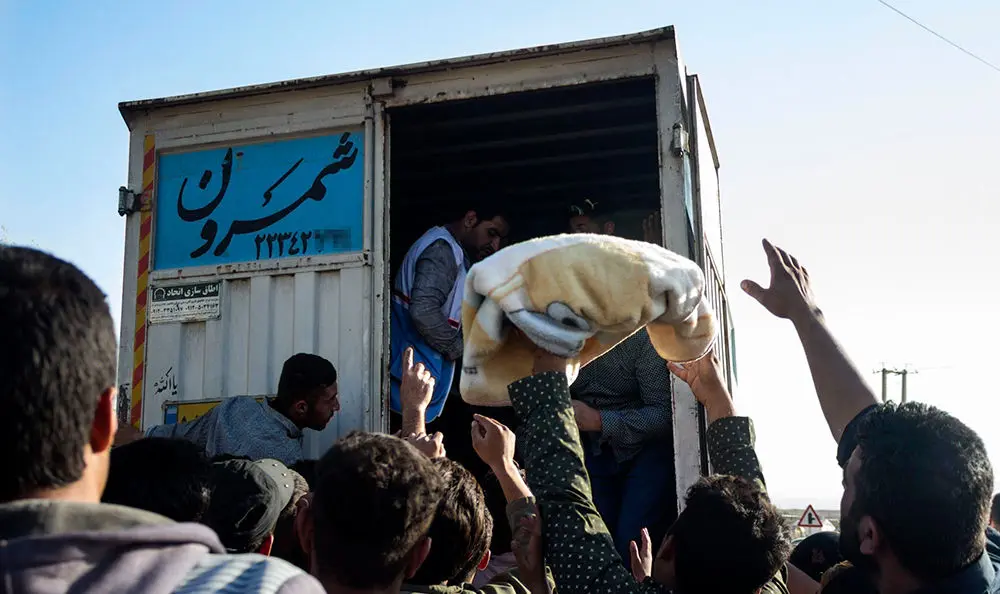 (تصاویر) زندگی پس از زلزله در کرمانشاه