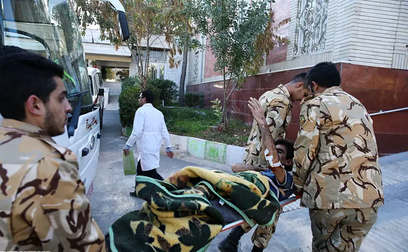 (تصاویر) امداد رسانی ارتش به زلزله زدگان