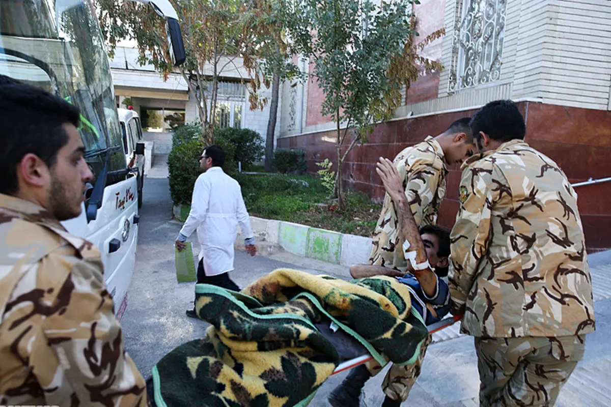 (تصاویر) امداد رسانی ارتش به زلزله زدگان