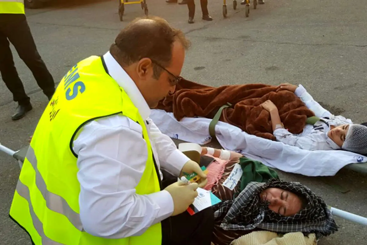 (تصاویر) انتقال مجروحان زلزله به تهران