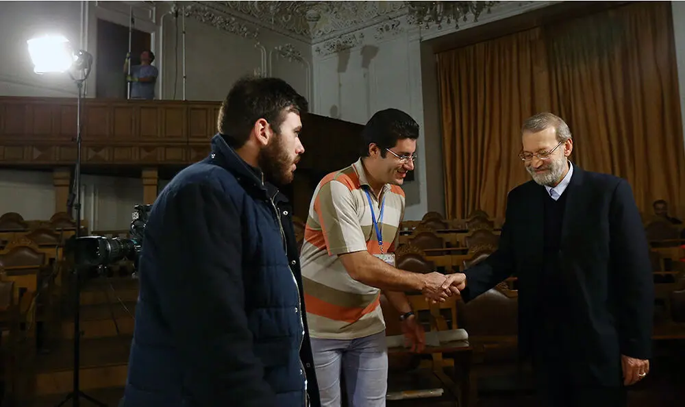 (تصاویر) گفت‌وگوی تلویزیونی رئیس مجلس
