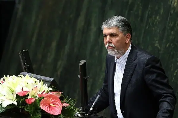 "وزیر ارشاد" زیر تیغ