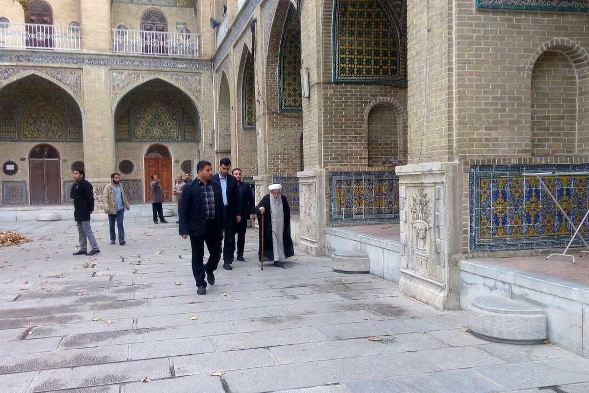 (تصویر) احمدینژاد و جنتی در مراسم ترحیم آیتالله حائری شیرازی