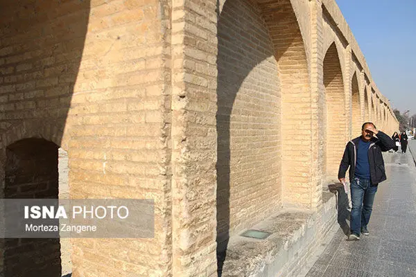 (تصاویر) سی‌وسه پل نشست کرد