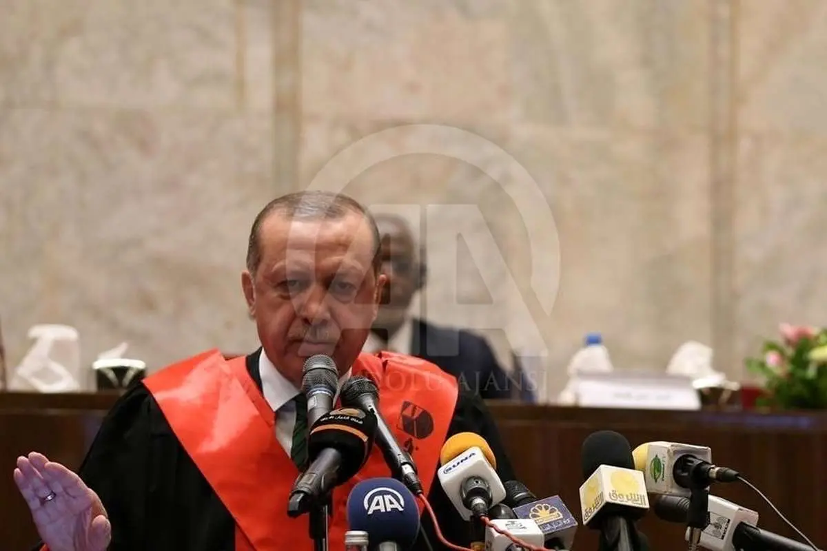 (تصویر) اردوغان در سودان دکترا گرفت