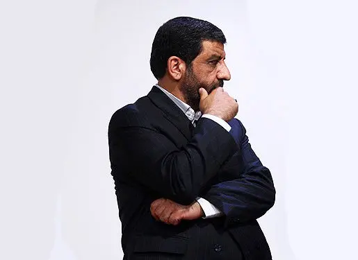 is typing عزت‌الله ضرغامی