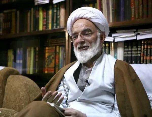 دری‌نجف‌آبادی: افراد داری تریبون به اعتراضات دامن نزنند