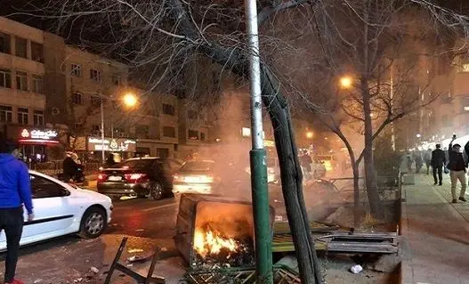 اقتصاد ایران نیاز به جراحی دارد ولی قند و چربی خونش بالاست/ دولت نباید از خیر اصلاحات ساختاری بگذرد