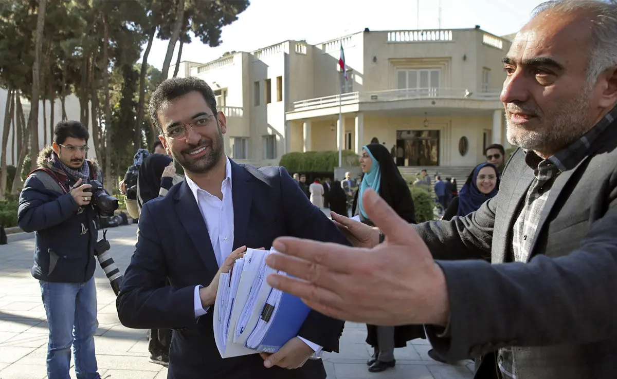 (تصاویر) حواشی هیات دولت در جمع خبرنگاران