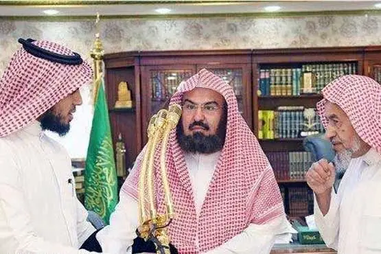 (عکس) میکروفن طلایی مسجدالحرام