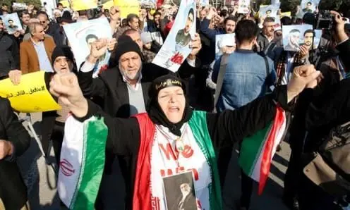 گاردین: ایران در سراشیب سقوط نیست