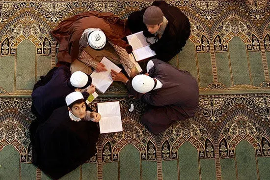 آدابِ آخوندی!